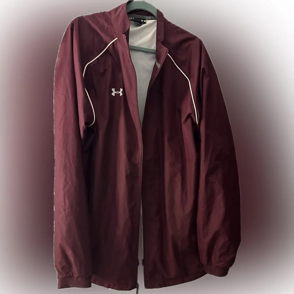 Under Armour lightweight maroon